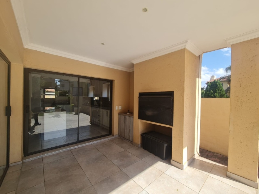 To Let 4 Bedroom Property for Rent in Melodie North West